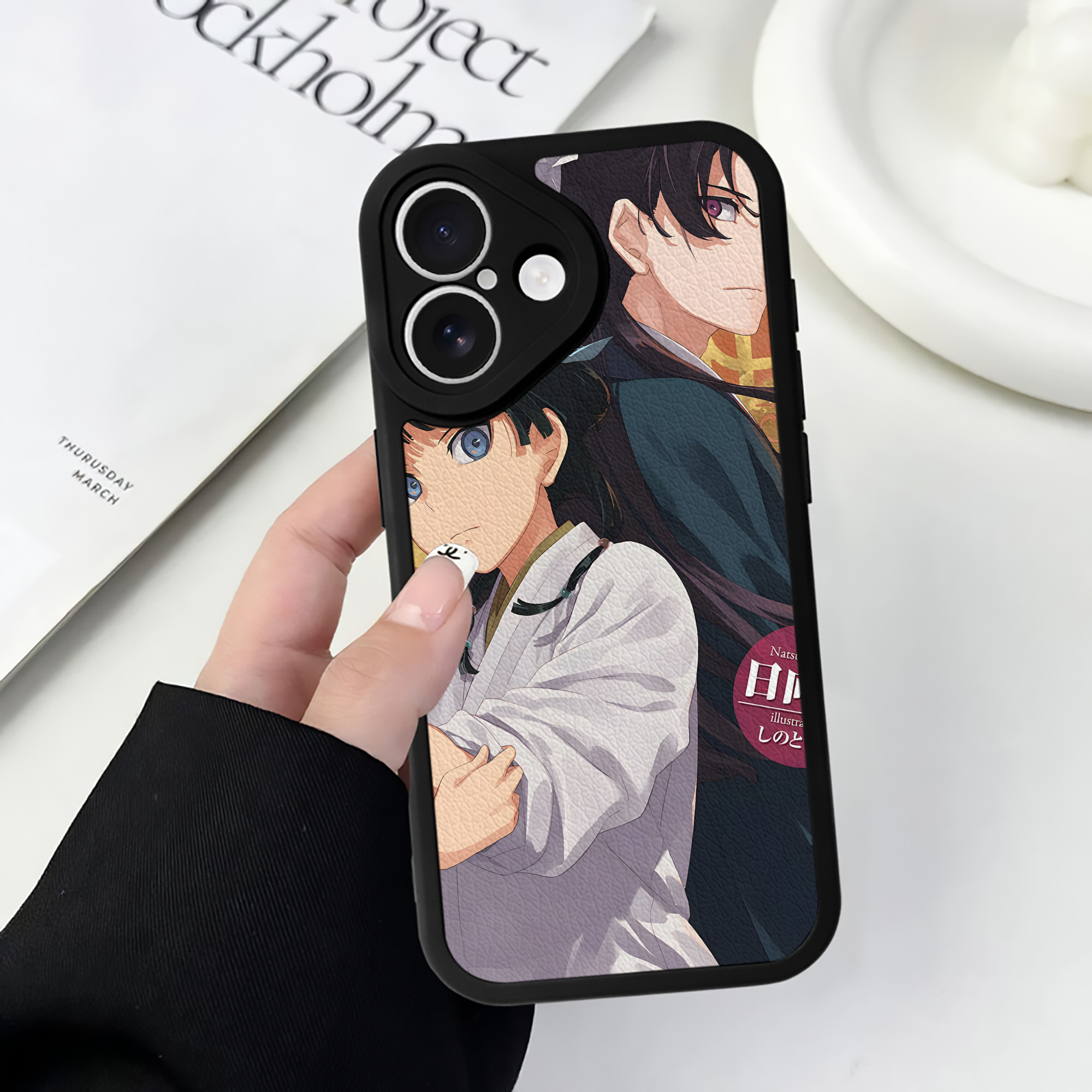 薬屋のひとりごと The Apothecary Diaries 【iPhone 16シリーズ対応】シリコンスマホケース（レザー調） 材質：シリコン